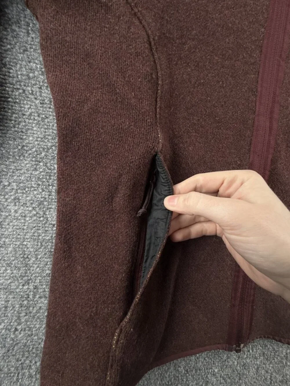 VTG Arc’teryx Regent Cardigan 2006 Large Raspberry Italian Wool Blend Red Brown